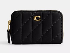 日本完売!!　【直営モデル】　COACH Essential Small Zip Around Card Case With Pillow Quilting　CM505　LAから最新本物をお届け!!