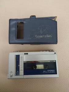 【ジャンク品】通電× AIWA カセットプレーヤー CS-J1S ステレオラジオ カセットレコーダー カバー付き カセットボーイ アイワ