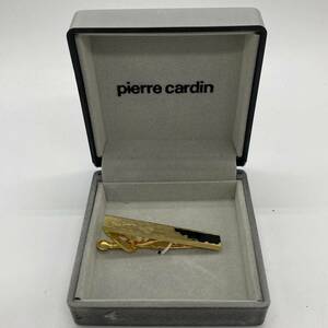 1円〜 8T pierre cardin ネクタイピン タイピン ケース付き ゴールドカラー スーツシーン パーティーシーン ドレスシーン