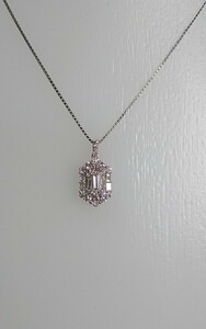 Ptダイヤペンダントネックレス！0.46ct.。バゲット&ラウンドカット。