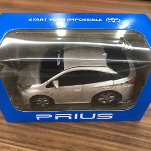 新品未開封 トヨタ 新型プリウス PRIUS 非売品 プルバックカー ミニカー　 スティールブロンドメタリック
