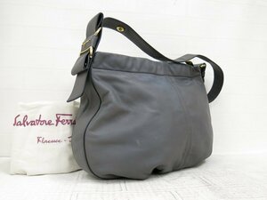 ◆美品◆Salvatore Ferragamo フェラガモ◆ヴァラリボン◆カーフ レザー 本革◆ショルダー バッグ◆グレー ゴールド金具◆肩掛け◆A6236