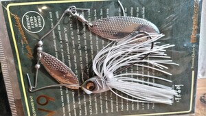 メガバス　V9 3/8oz PEARL SHAD　未使用 Megabass スピナーベイト スピナベ　パールシャッド　３/８オンス