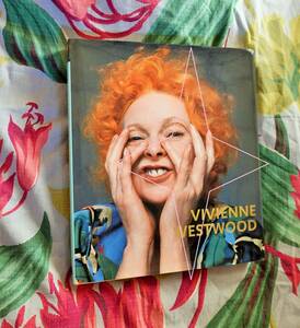 ヴィヴィアンウエストウッド*vivienne westwood*英語のみ*当時物*写真集*ハードカバー*USED*V&A*claire wilcox*洋書*マニア*コレクター