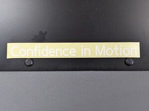 ”Confidence in Motion”　スバル　キャッチフレーズ　切り抜きステッカー　白