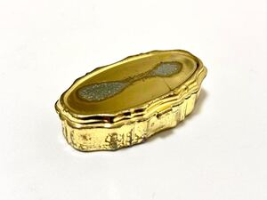 ピルケース オーバル波型（ヴィンテージ/アクセサリー/ビンテージ/小物入れ/アンティーク品/工芸品/金メッキ/ゴールド/薬ケース）