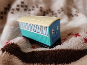 即決　トーマスとなかまたち　青　客車　食玩　なかよしトーマス　バンダイ　BANDAI