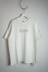 美品正規21SS SUPREME シュプリーム × KAWS カウズ Chalk Box Logo Tee チョーク ボックス ロゴ 半袖 Tシャツ カットソー 復刻 本物120O▲