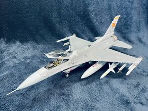 タミヤ　1/32 F-16CJ block50 プラモデル完成品