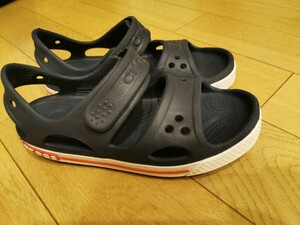 送料込 Crocs クロックス クロックバンド2 ラバー サンダル J2(20cm) ネイビー ベルトサンダル マリンシューズ キッズ ジュニア サンダル