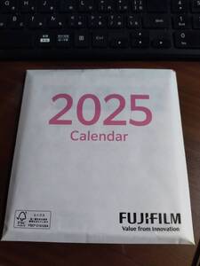 卓上カレンダー　FUJIFILM　2025年