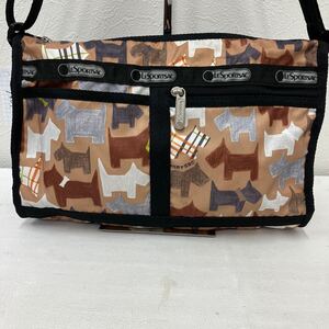 □42−1504 LeSportsac レスポートサック レディース ショルダーバッグ 斜めがけバッグ イヌ 犬 ドッグ 軽量 カジュアル シンプル