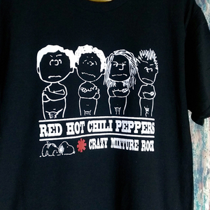 送込　Red Hot Chili Peppers＆SNOOPY　半袖Tシャツ　黒色　Mサイズ 