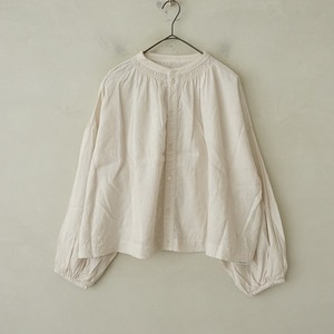 【2023/定価2.4万】ネストローブ nest Robe UpcycleLino *近江晒天然染めギャザーショートブラウス*F麻綿(m1-2409-132)【30J42】