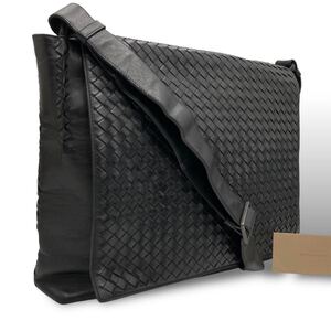 【A4収納/美品】 BOTTEGA VENETA ボッテガヴェネタ メッセンジャーバッグ ショルダー メンズ ビジネス イントレチャート 斜め掛け 黒 鞄