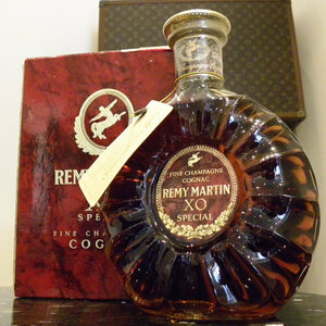 20歳以上!!【未開栓】REMY MARTIN（レミーマルタン）XO スペシャル 700ml COGNAC コニャック ブランデー 40％ 旧クリアボトル 送料無料