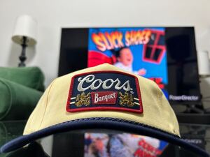 USAクアーズBEER企業 COORS BEER キャップ　イエロー　ネイビー