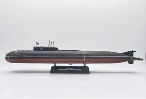 1/700 ロシア海軍 オスカⅡ級 潜水艦 組立塗装済完成品