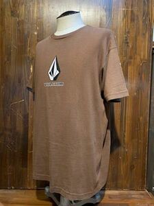 K296 メンズ Tシャツ VOLCOM ボルコム 半袖 プリント ブラウン 茶 ロゴ ストリート / L 全国一律送料370円