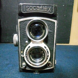 ISOCAFLEX イソカフレックス 二眼レフフィルムカメラ「MODEL 1」F=7.5㎝ 1:3.5 高さ約14cm 横約10cm 厚さ約10cm 動作未確認 ジャンク