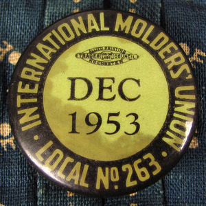 【ピンバッジ】1953年 12月 USA Molders Union 鋳型工 組合 セルロイド アメリカ アンティーク ワーク 古着 ビンテージ アメリカ製 レア