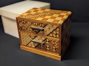 W241 箱根寄木細工 2段引き出し 小物入れ 伝統工芸品 民芸品 木工技術/60