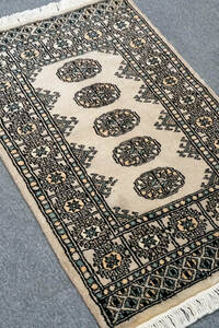 パキスタン手織り絨毯 size:88x62cm ボハラデザイン