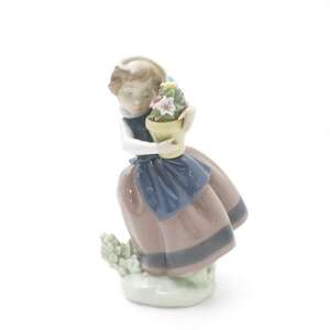 本物　新品　LLADRO／リヤドロ　春が来た（5223）　フィギュリン