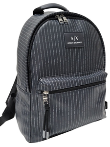 新品本物アルマーニ ARMANI A|X ロゴを大胆に配したデザイン総ロゴ エコレザーリュック バッグ バックパック 黒 Tシャツ パーカーに合う