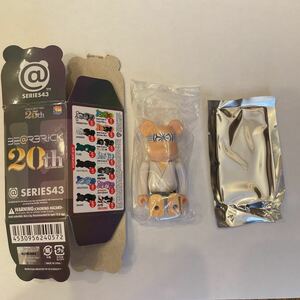 BE@RBRICK SERIES43 ベアブリック シリーズ43 100% MEDICOM TOY メディコムトイ ARTIST裏 (アーティスト裏) COBRA KAI / MIYAGI-DO KARATE