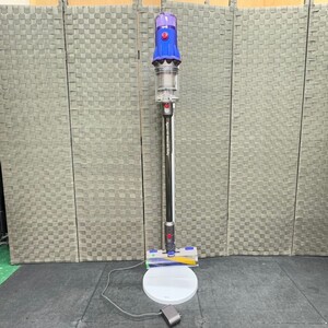 R909-O56-551◆ dyson ダイソン SV20 掃除機 サイクロンクリーナー コードレス ACアダプター/スタンド付き 通電OK ⑨