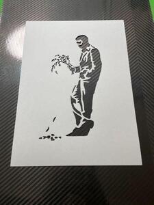 バンクシー【072】【花を持ってたたずむ男】【Ａ４　厚紙】ステンシルシート　オマージュアート　BANKSY