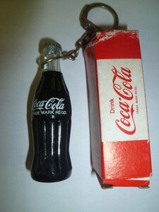 昭和レトロ！！！コカコーラ ボトル型キーホルダー未使用 元箱付き！！！