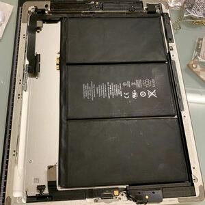 iPad バッテリー　カメラ　など部品に使える方どうぞ　ジャンク品　画面無し