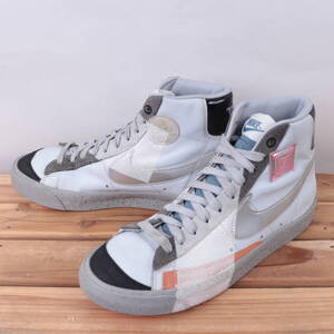 z4738 ナイキ ブレーザー ミッド 77 ビンテージ US8.5 26.5cm/ライトグレー シルバー 黒 NIKE Blazer Mid 77 メンズ スニーカー 中古