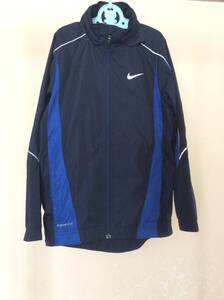 ★ NIKE STORMーFIT フード付き　ウインドブレーカー　140～150cm ★