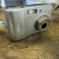 Nikon Coolpix L3 デジカメ