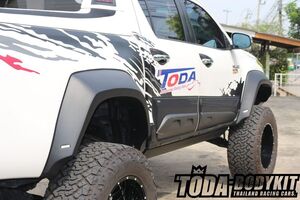 TOYOTA HILUX TODA オーバーフェンダー ５インチ GUN125 ハイラックス Ｘ Z 個人宅発送可 TDSV5 ハミタイ