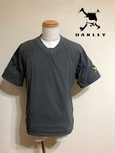 【美品】 OAKLEY GOLF オークリー ゴルフ Vネック ウインド プルオーバー ジャケット ビッグロゴ サイズL 半袖 チャコールグレー 裏起毛