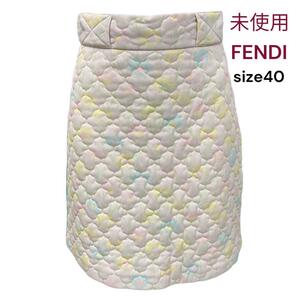 未使用　フェンディ　中綿　キルティング　可愛いお花柄　スカート　40　M4F300　FENDI　M　9号　タグ付き