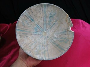 B　ペルシャ白釉青彩放射文様碗　12世紀　遺跡発掘品　焼き物　資料館保管品