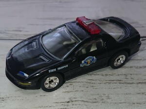 ミニカー マッチボックス 1993シボレー カマロ Z-28 カンザス ハイウェイ パトロール パトカー 黒ステイトトルーパー 1/63 タイ製