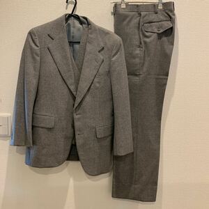 34■DUKE MADISON スリーピーススーツ　A4-A5相当　ネーム入り　ひ