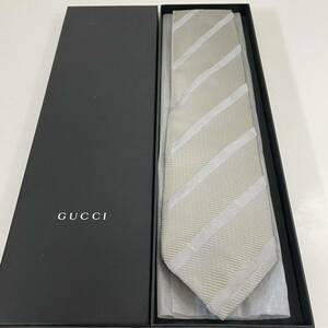 グッチ（GUCCI） グレーGロゴストライプネクタイ