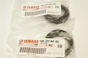 ヤマハ純正部品 1UA-23144-00 ダストシール 35パイ x2 送料込 31-5293 RZ250 ジェイド ＣＢ250Ｆ 