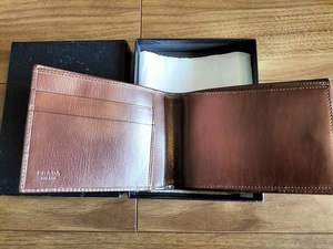 未使用品 PRADA 2つ折り財布