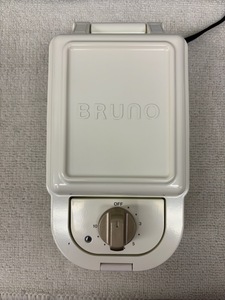 D975 数回利用のみ BRUNO ブルーノ タイマーをセットして待つだけ！ 耳までカリッと焼ける ホットサンドメーカー シングル white 白