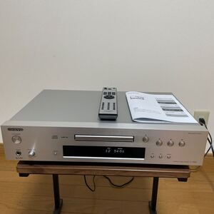 ONKYO オンキヨー CDプレーヤー C-7030. 美品！