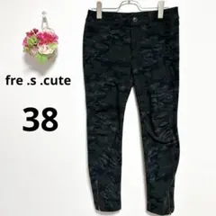 a4998 fre. s .cute 迷彩柄 ストレッチパンツ　カジュアル　38