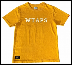 送無 使用感の少ない美品 WTAPS ダブルタップス 14AW DESIGN S/S 01 142ATDT-CSM03 カレッジ風 フォント ロゴ プリント 半袖 Tシャツ 黄 S